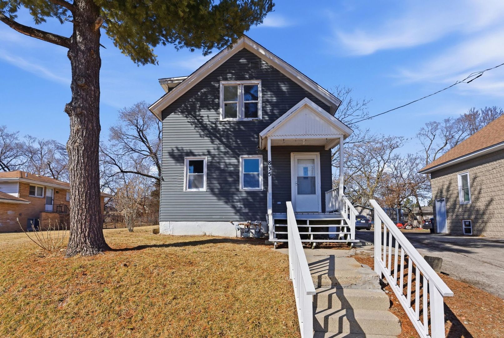 835 Bishop Avenue Aurora IL 60506