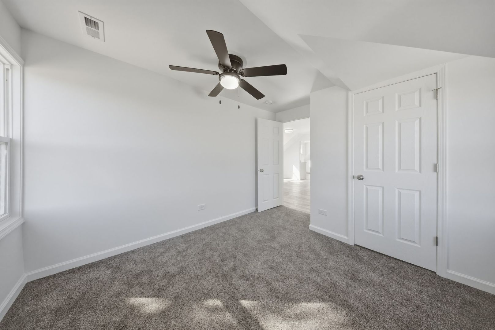 835 Bishop Avenue Aurora IL 60506