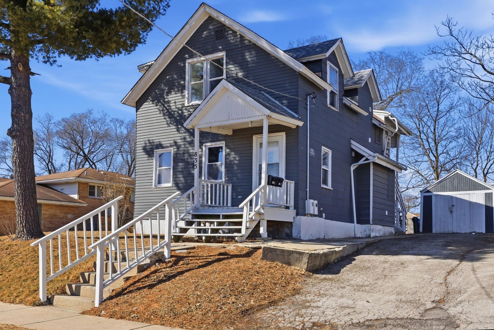 835 Bishop Avenue Aurora IL 60506