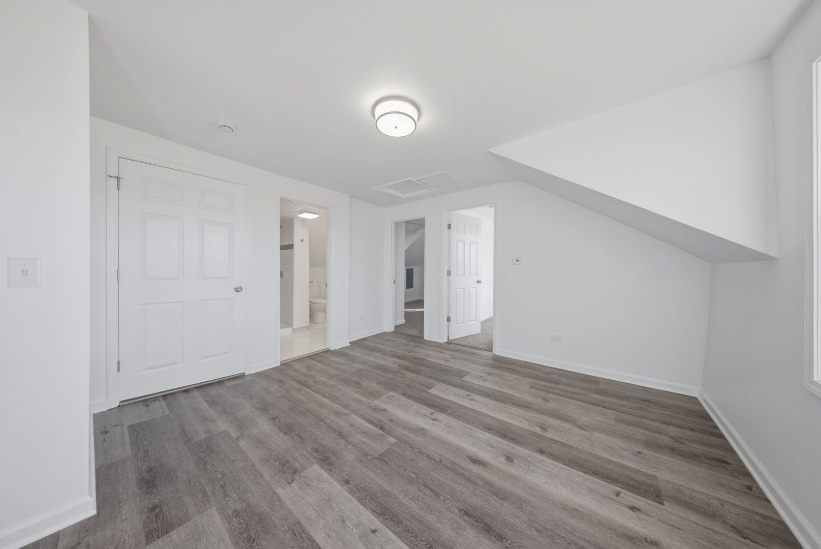 835 Bishop Avenue Aurora IL 60506