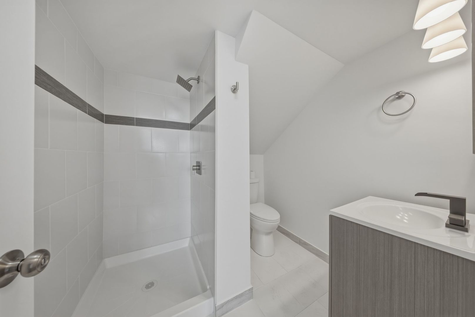 835 Bishop Avenue Aurora IL 60506