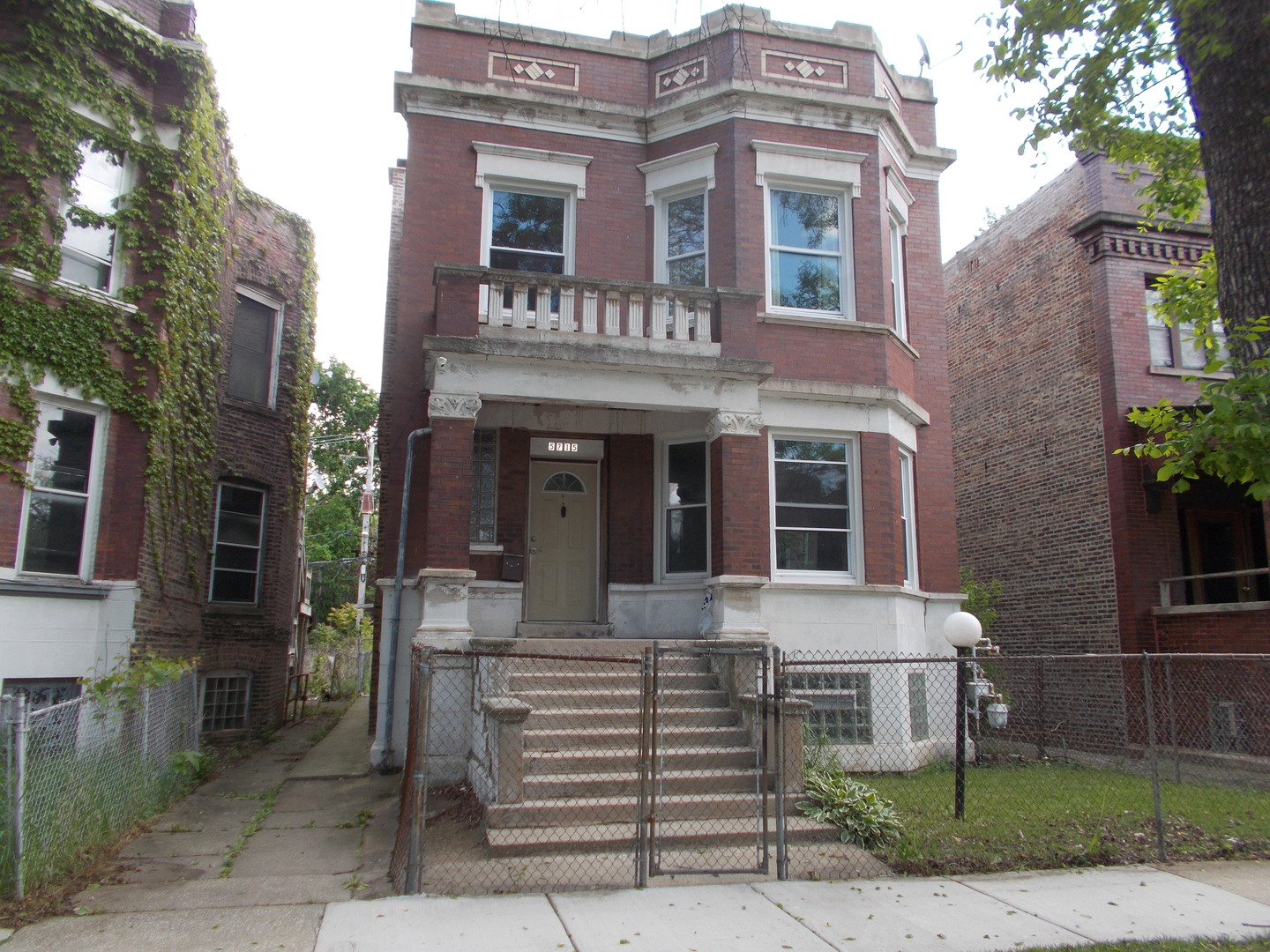 5715 South Sangamon Avenue Chicago IL 60621