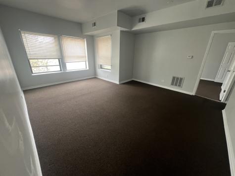 73 East 69th Street Chicago IL 60637