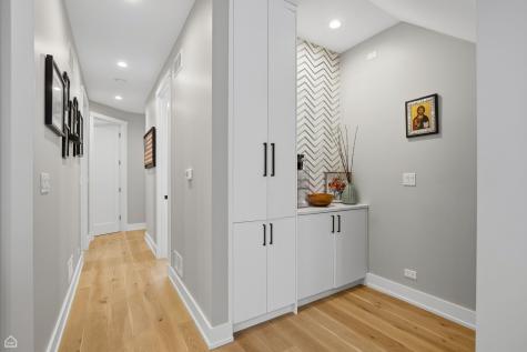 2137 West Ohio Street Chicago IL 60612