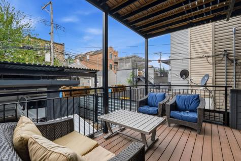 2137 West Ohio Street Chicago IL 60612