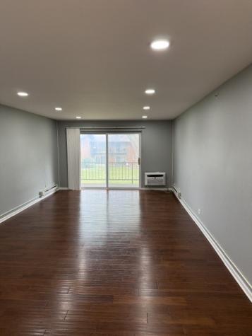 1900 West Knightsbridge Drive Mount Prospect IL 60056