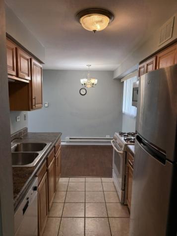 1900 West Knightsbridge Drive Mount Prospect IL 60056