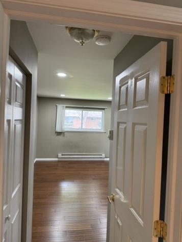 1900 West Knightsbridge Drive Mount Prospect IL 60056