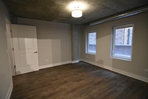 3833 North Broadway Street Chicago IL 60613