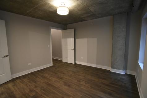 3833 North Broadway Street Chicago IL 60613