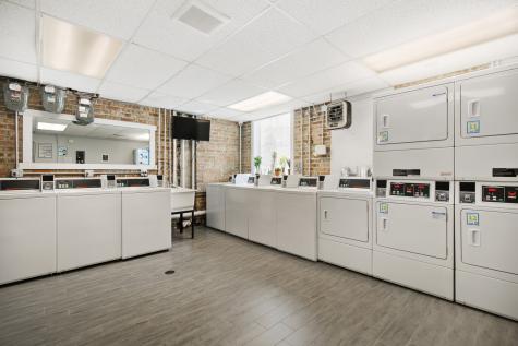 6111 North Winthrop Avenue Chicago IL 60660