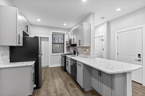 6111 North Winthrop Avenue Chicago IL 60660