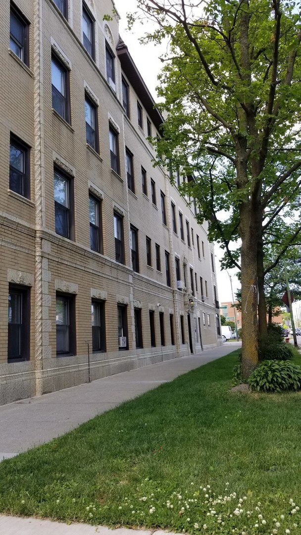4764 North Virginia Avenue Chicago IL 60625