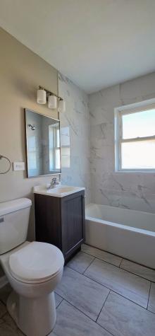 4764 North Virginia Avenue Chicago IL 60625