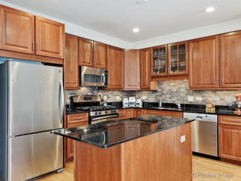 508 West Melrose Street Chicago IL 60657