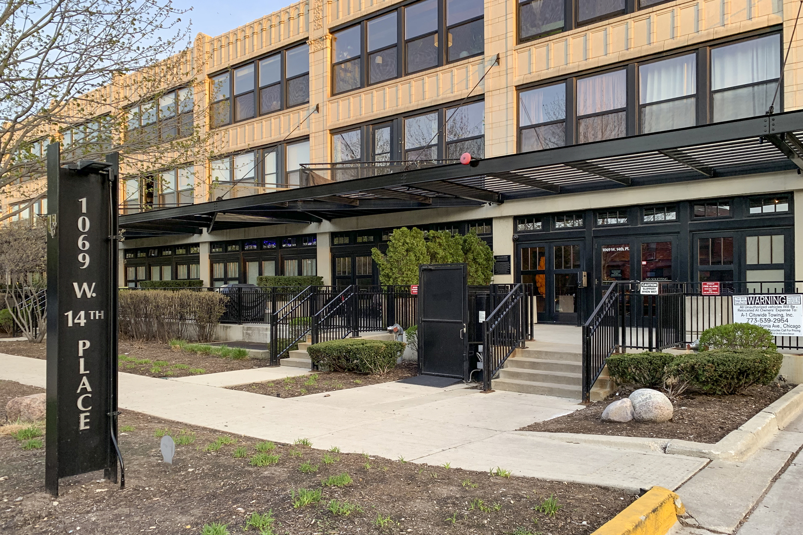 1069 West 14th Place Chicago IL 60608