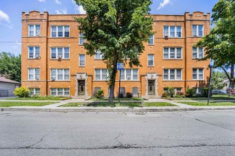 4744 West Roscoe Street Chicago IL 60641