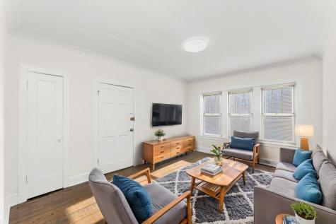 4744 West Roscoe Street Chicago IL 60641
