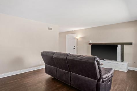 104 North Spruce Street Cortland IL 60112