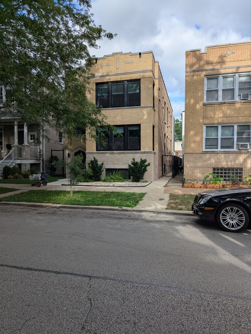 3707 North Sacramento Avenue Chicago IL 60618