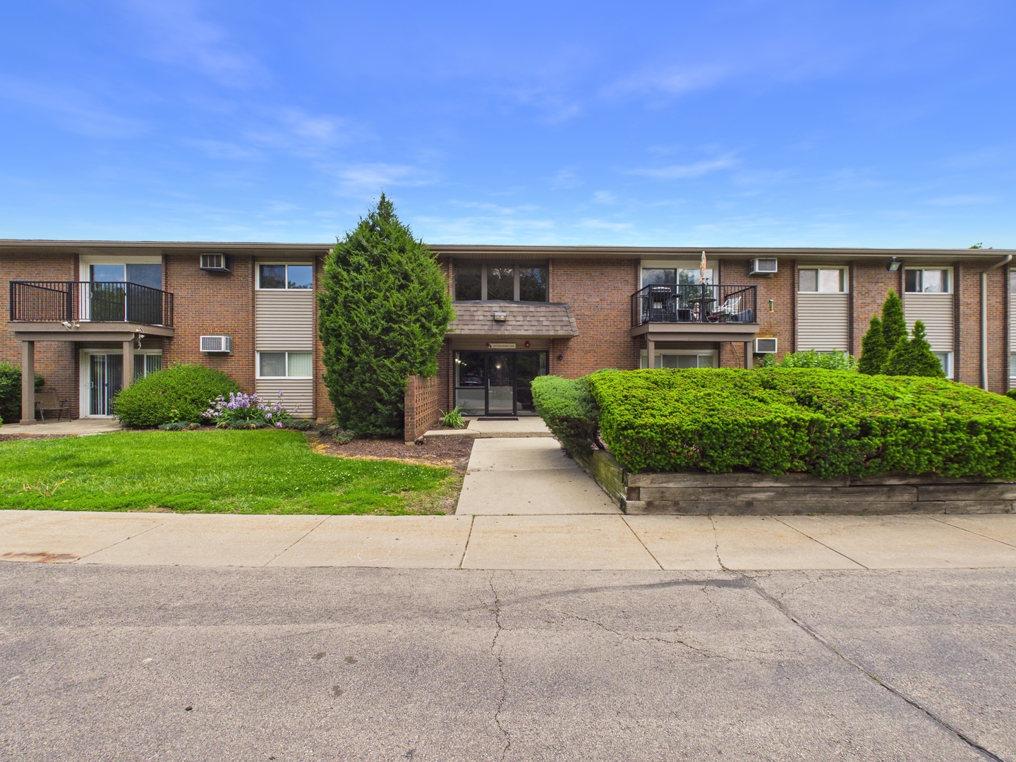 4525 Blackhawk Lane Lisle IL 60532