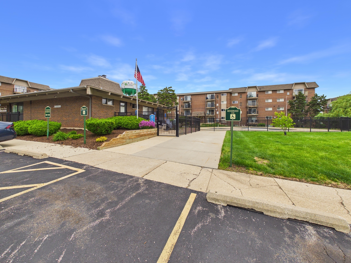 4525 Blackhawk Lane Lisle IL 60532