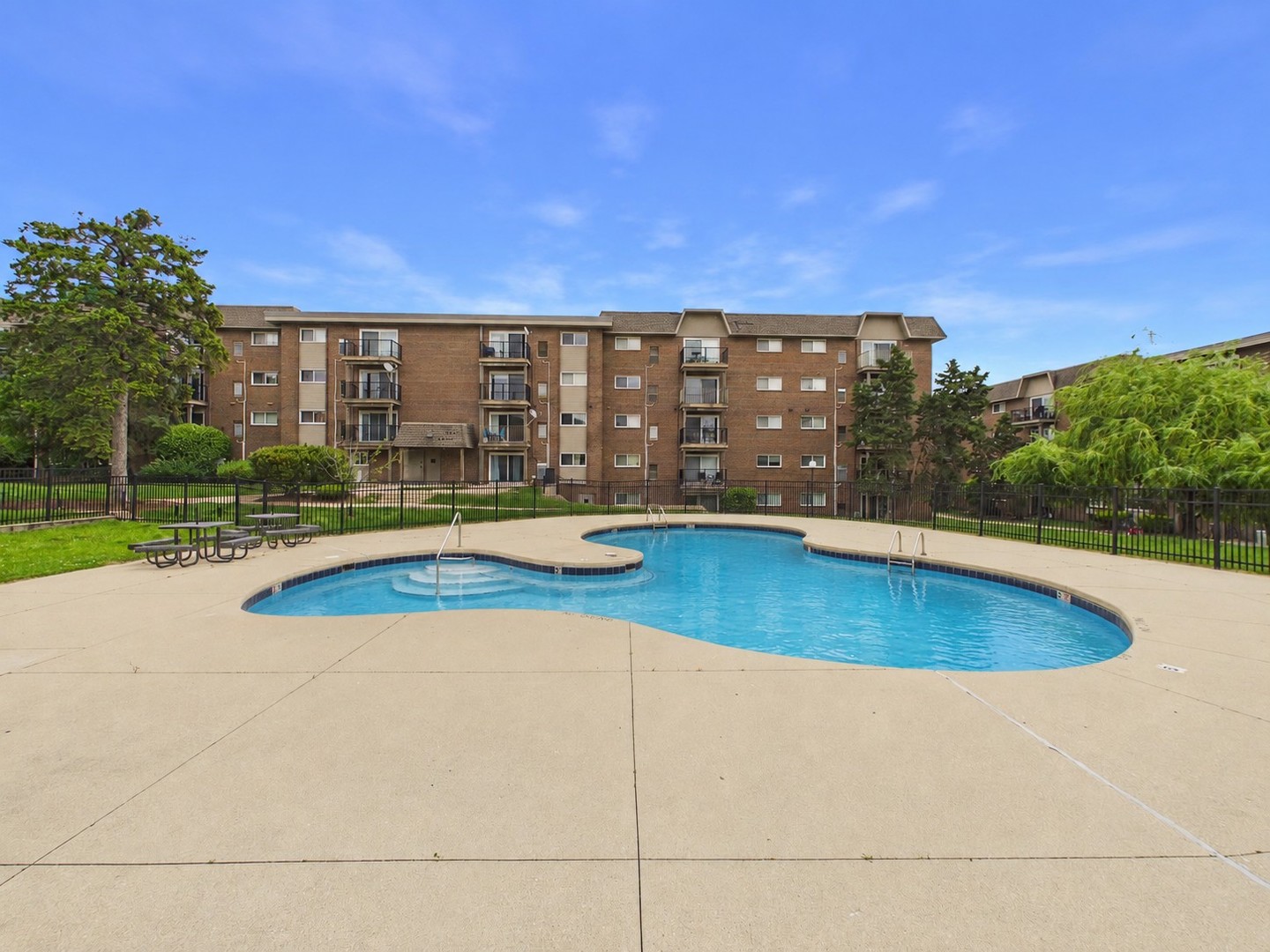 4525 Blackhawk Lane Lisle IL 60532