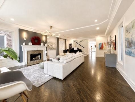 4444 North Winchester Avenue Chicago IL 60640