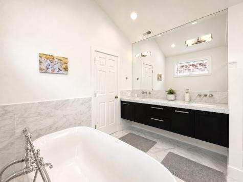 4444 North Winchester Avenue Chicago IL 60640