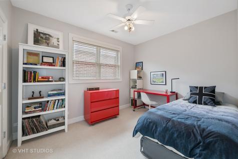 4444 North Winchester Avenue Chicago IL 60640