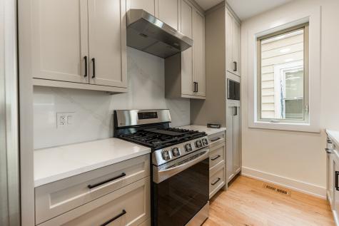 5856 North Magnolia Avenue Chicago IL 60660