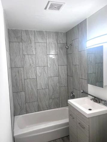 6619 North Sheridan Road Chicago IL 60626