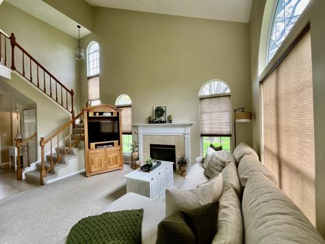 547 Woodcrest Drive Mundelein IL 60060