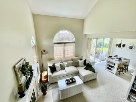 547 Woodcrest Drive Mundelein IL 60060