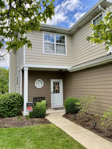 547 Woodcrest Drive Mundelein IL 60060