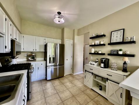 547 Woodcrest Drive Mundelein IL 60060