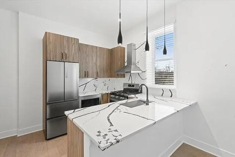 449 North Elizabeth Street Chicago IL 60642