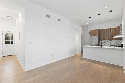 449 North Elizabeth Street Chicago IL 60642