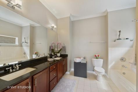 2042 West Warren Boulevard Chicago IL 60612