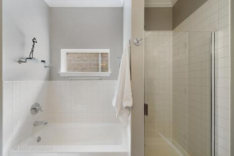 2042 West Warren Boulevard Chicago IL 60612