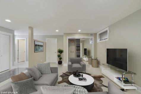 2042 West Warren Boulevard Chicago IL 60612