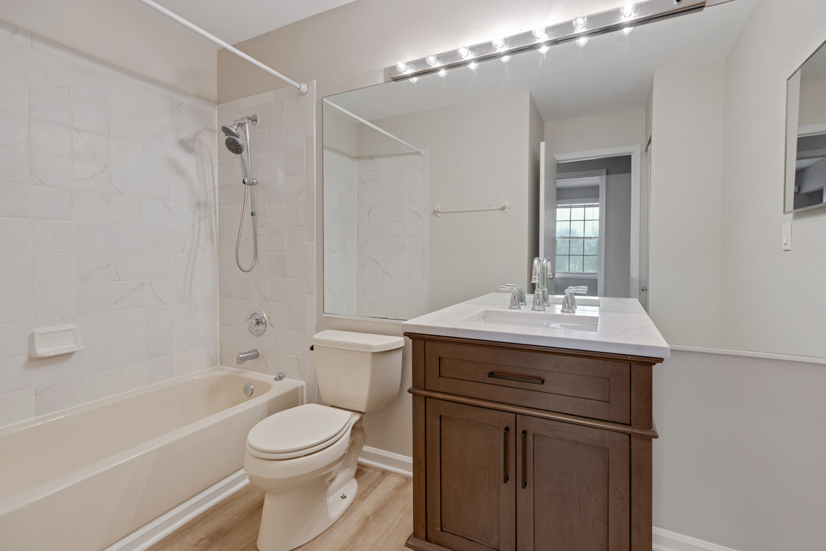 3245 Gresham Lane E Aurora IL 60504
