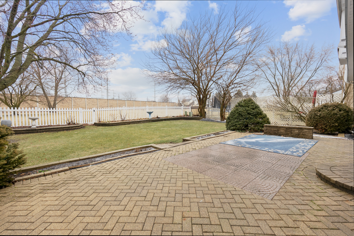 3245 Gresham Lane E Aurora IL 60504