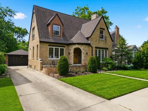 822 South Chester Avenue Park Ridge IL 60068