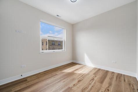 3992 South Lake Park Avenue Chicago IL 60653