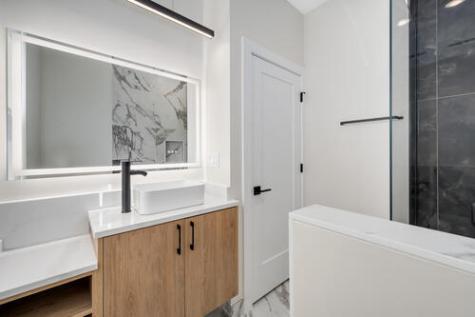 3992 South Lake Park Avenue Chicago IL 60653