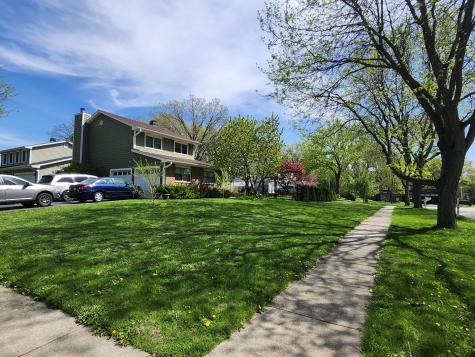 301 Oakbrook Court Bartlett IL 60103