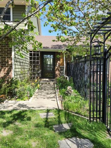301 Oakbrook Court Bartlett IL 60103
