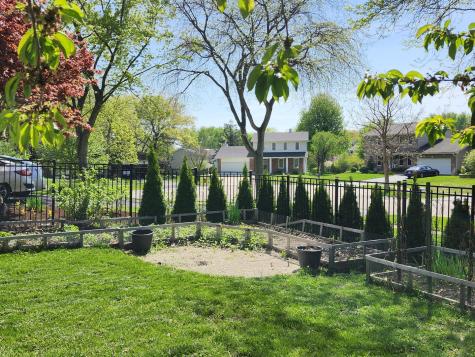 301 Oakbrook Court Bartlett IL 60103