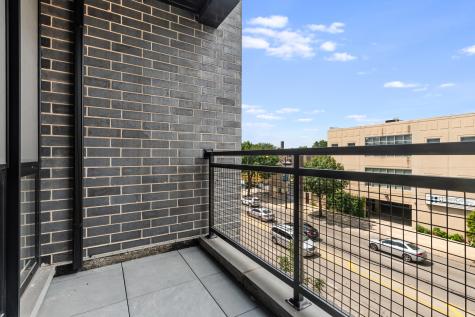 5753 North Broadway Street Chicago IL 60660